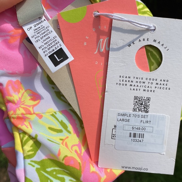 Maaji Swimsuit Set Women’s Large - Picture 8 of 8